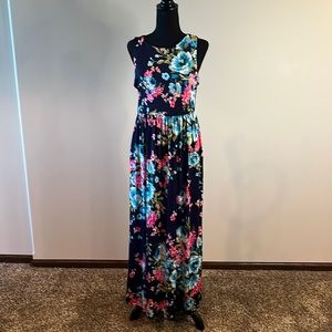 Maxi dress with pockets